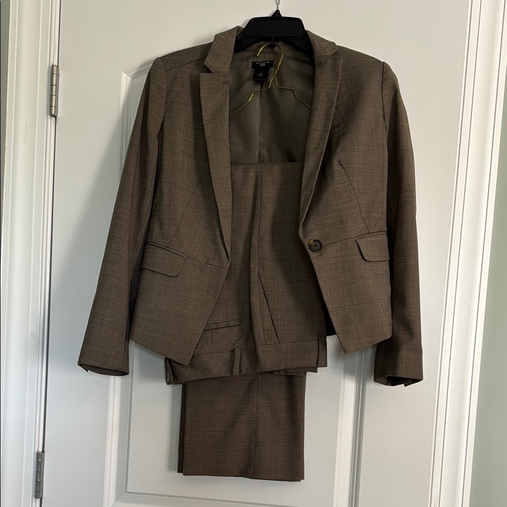 Ann Taylor Women's Tan Blazer Suit